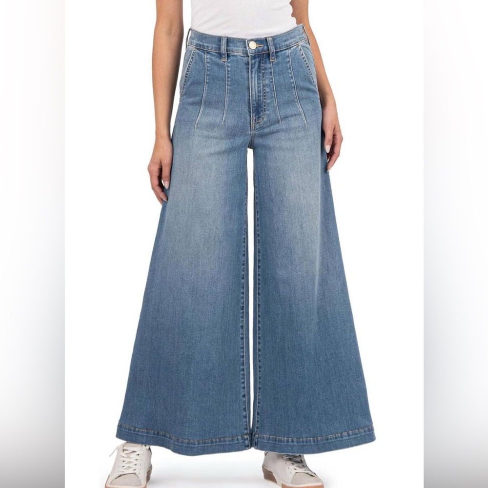 NWT- KUT From The Kloth Goldie High Rise Super Wide Leg jeans size 2